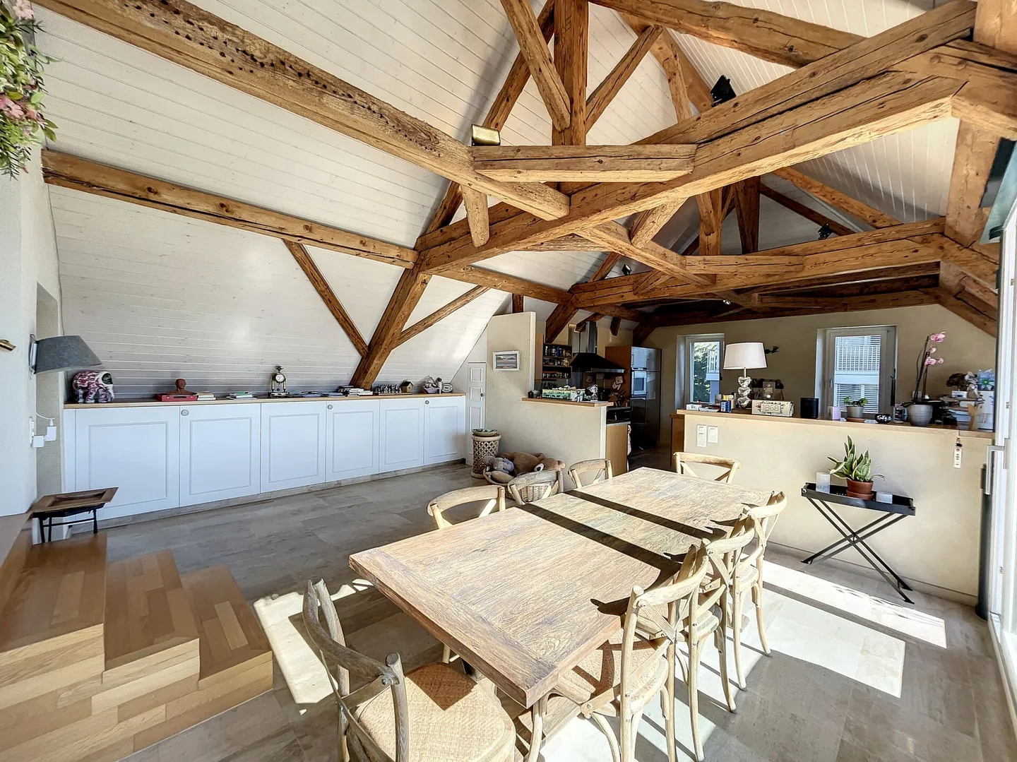 Fascino e carattere a due passi dal lago - Foto 5 di 10