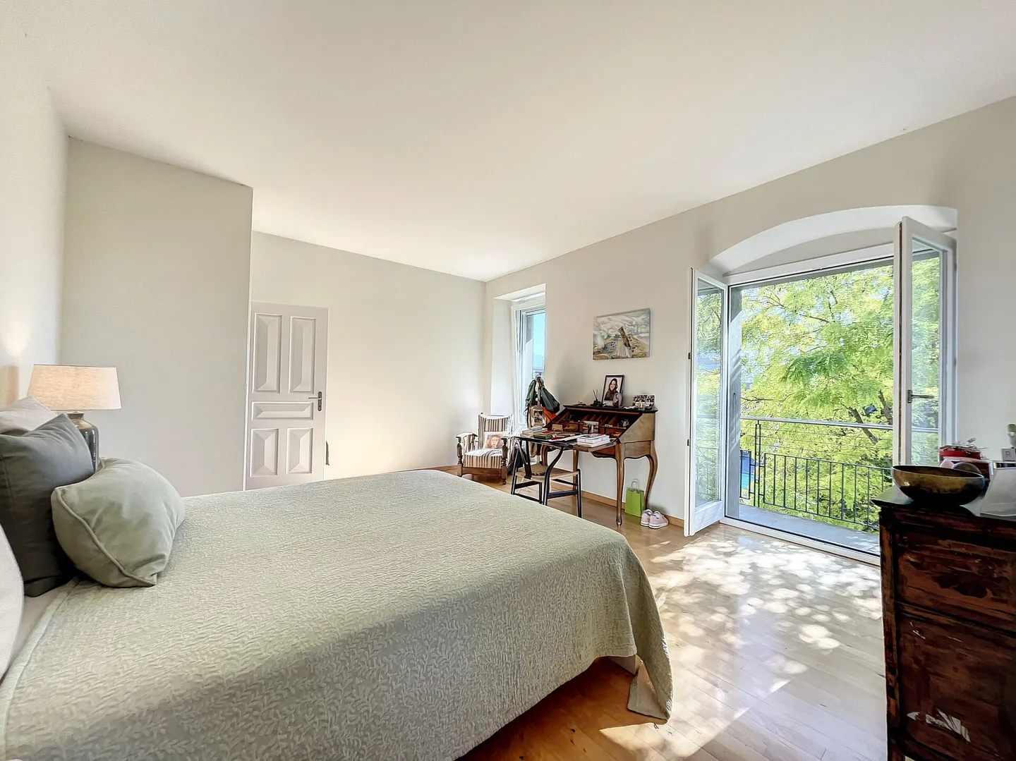 Fascino e carattere a due passi dal lago - Foto 8 di 10