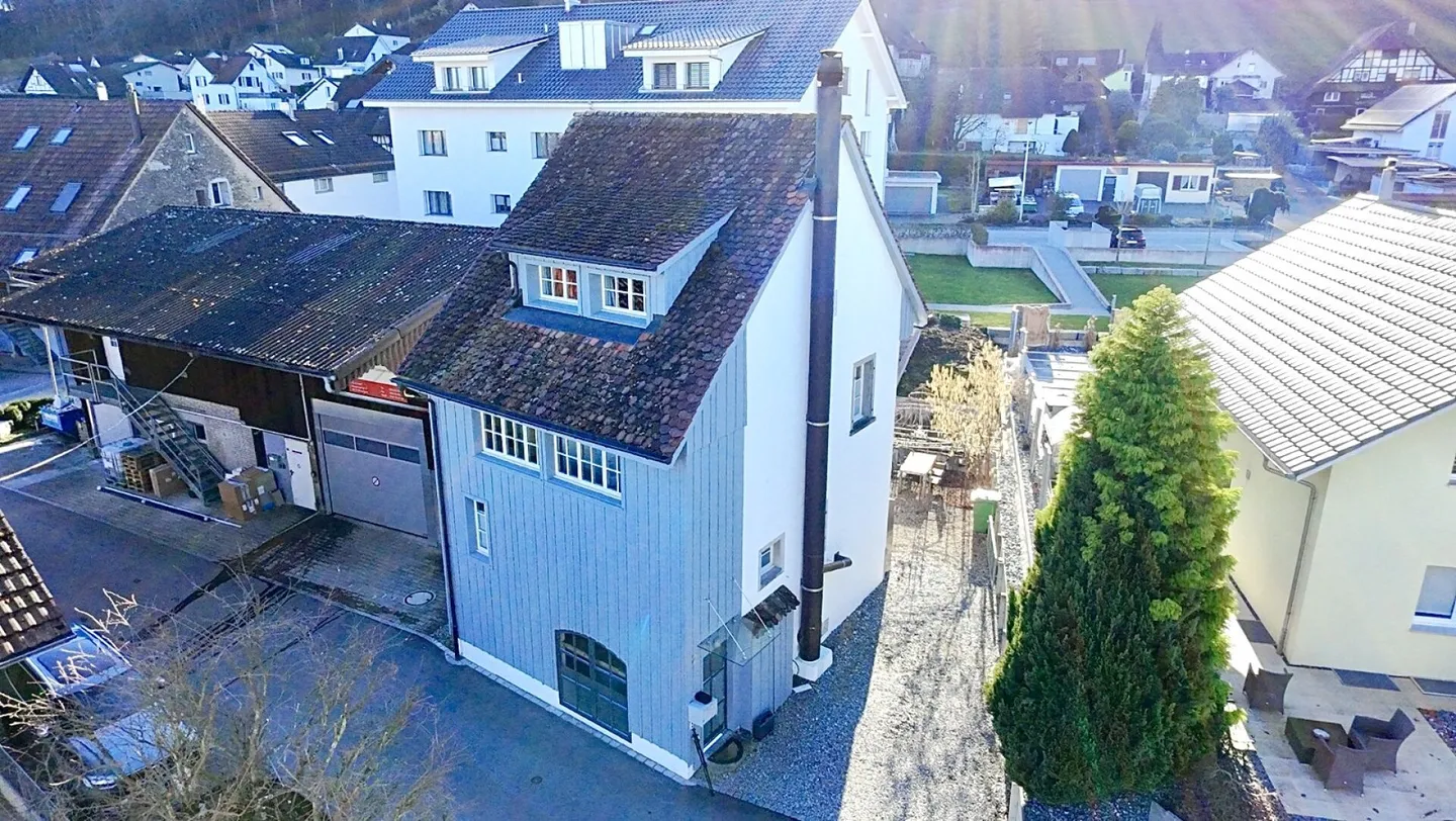 Exklusives Renoviertes Einfamilienhaus - Foto 1 von 15