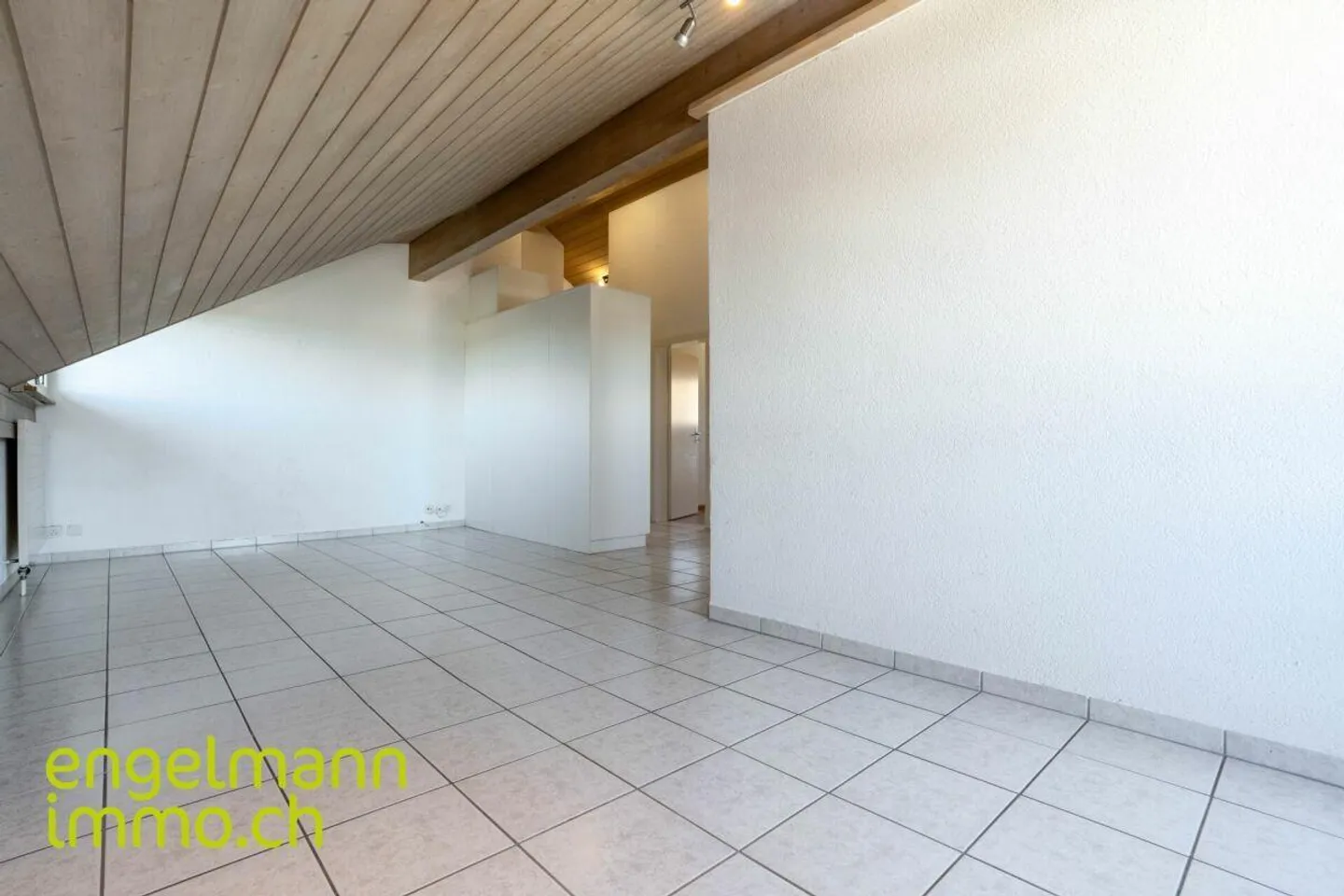 Appartement de 4.5 pièces - Photo 3 sur 13