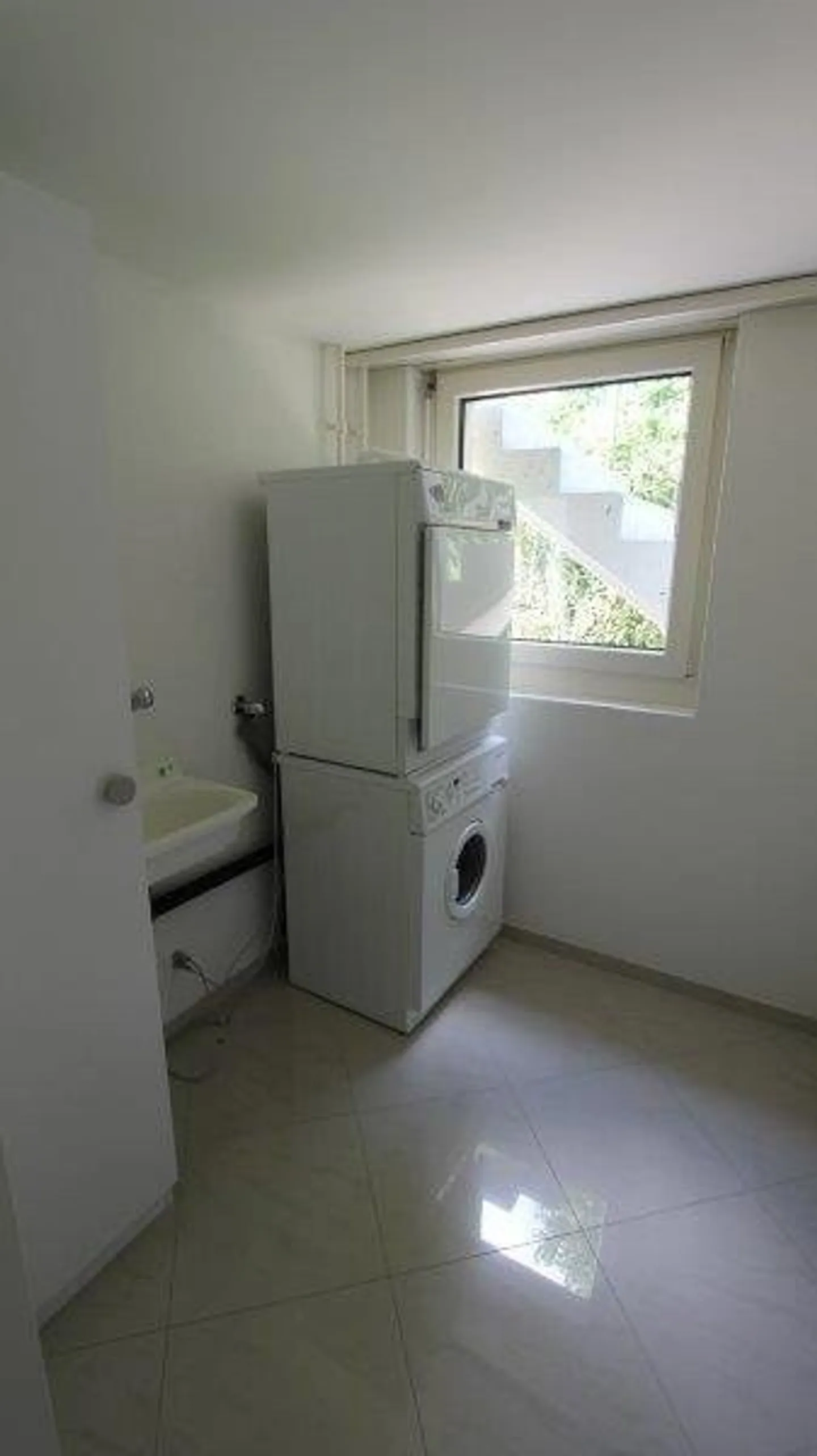 Ampio appartamento di 5 stanze con camino e vista diretta sul Pilatus - Foto 10 di 13