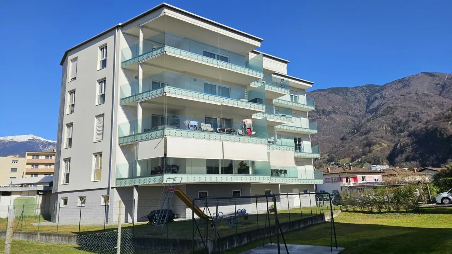LUMINOSO APPARTAMENTO MINERGIE A BELLINZONA - Foto 1 von 13