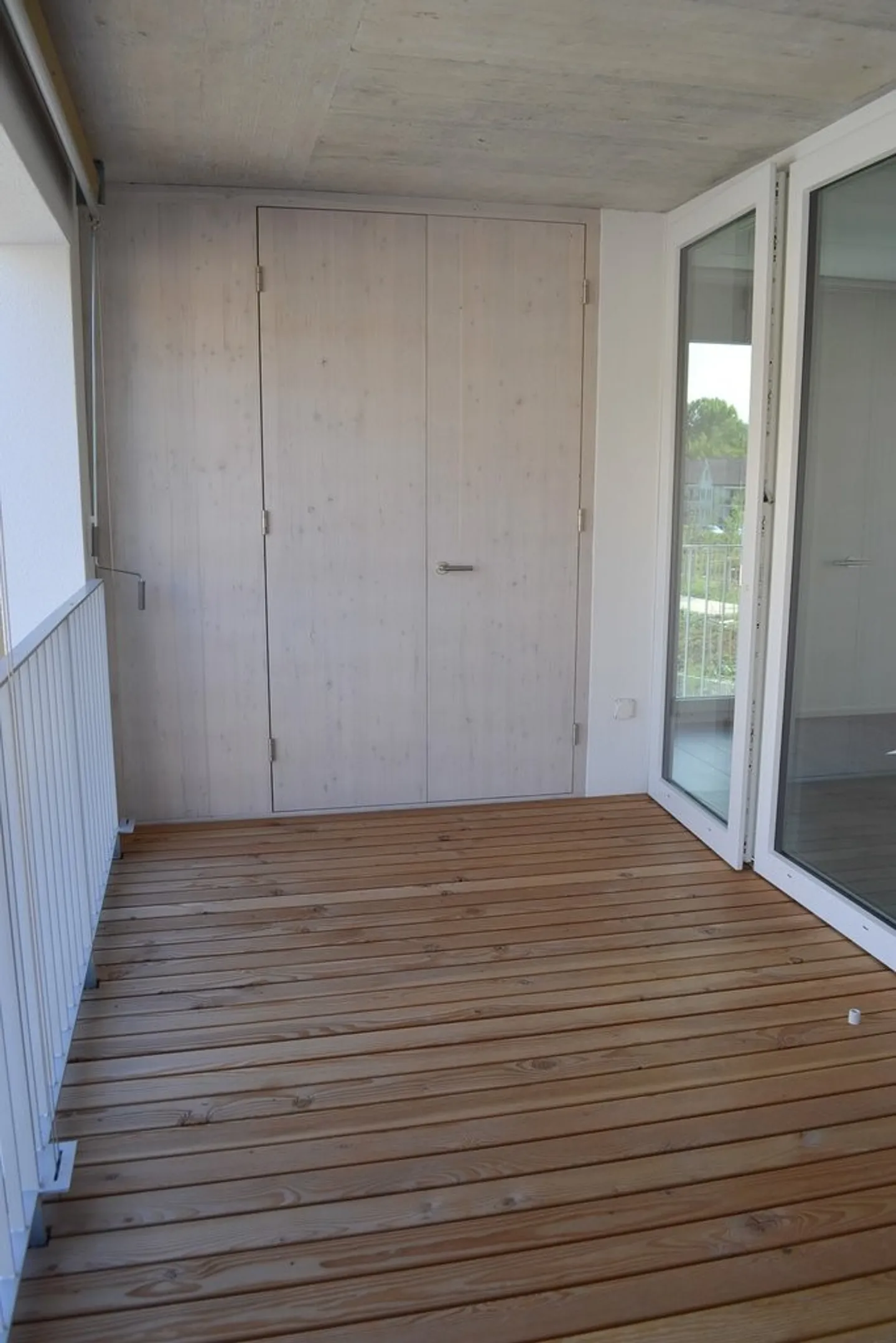 Bright and spacious 2.5-room apartment in Jardin du Paradis - Photo 4 of 9