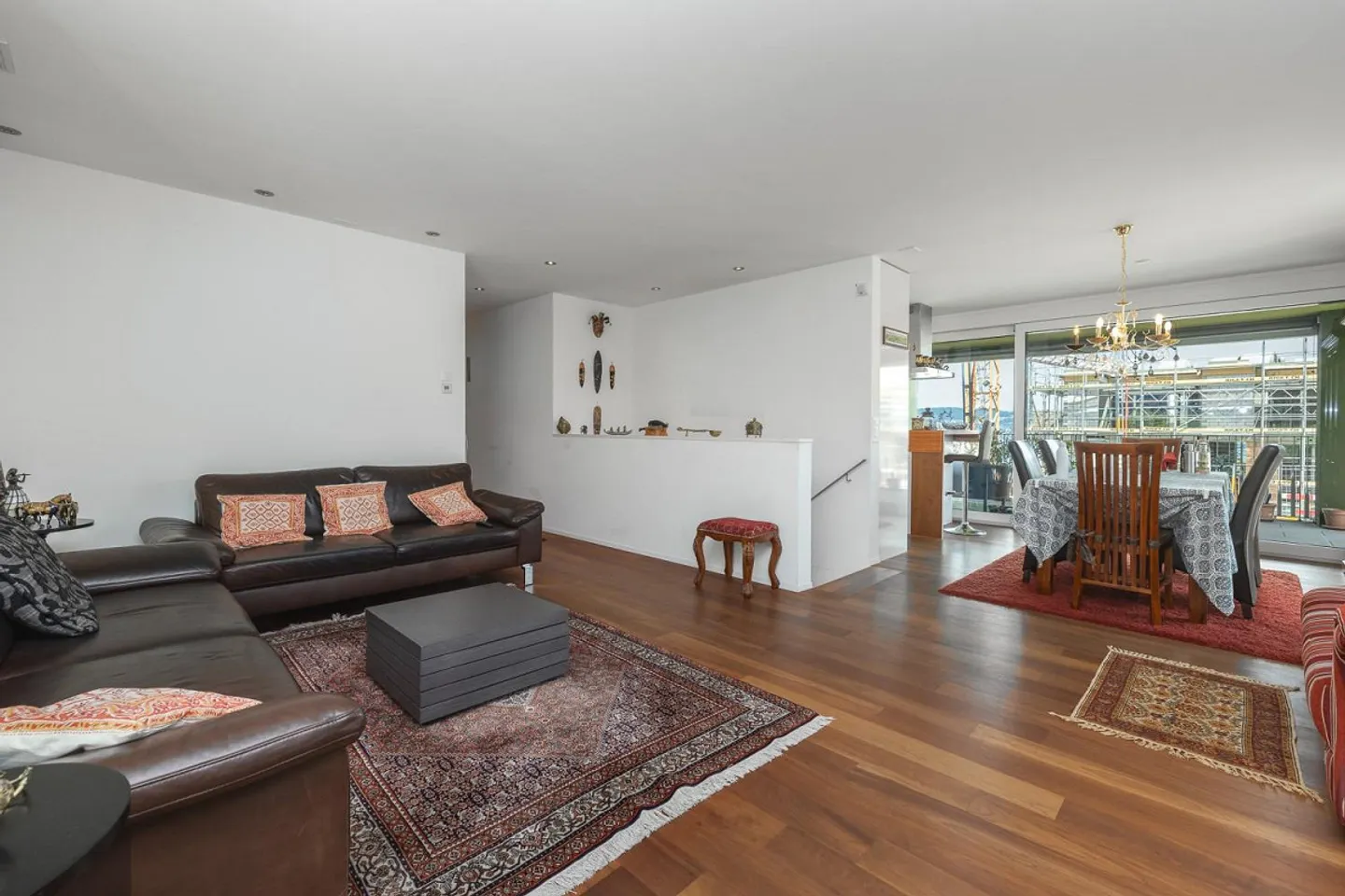 Appartement en duplex spacieux et de haute qualité - Photo 6 sur 9