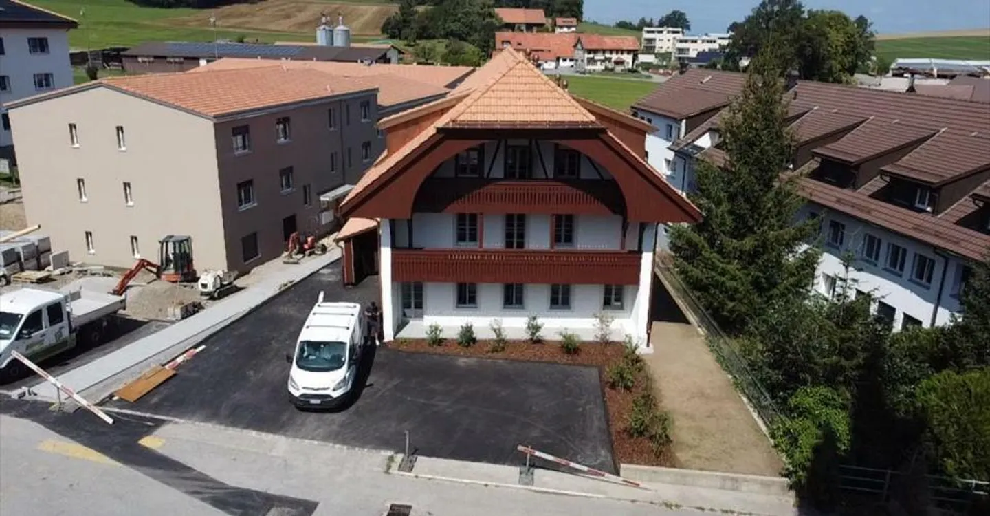Fattoria storica con 5 appartamenti - Foto 2 di 9