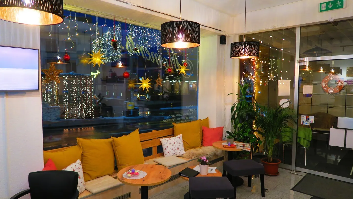 Caffè con negozio in vendita, completamente arredato - come nuovo, con stile e qualità. - Foto 10 di 13