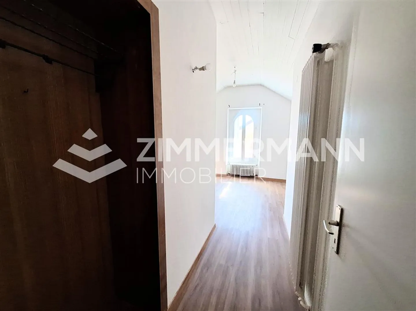 Studio mansardato ristrutturato - Foto 4 di 6