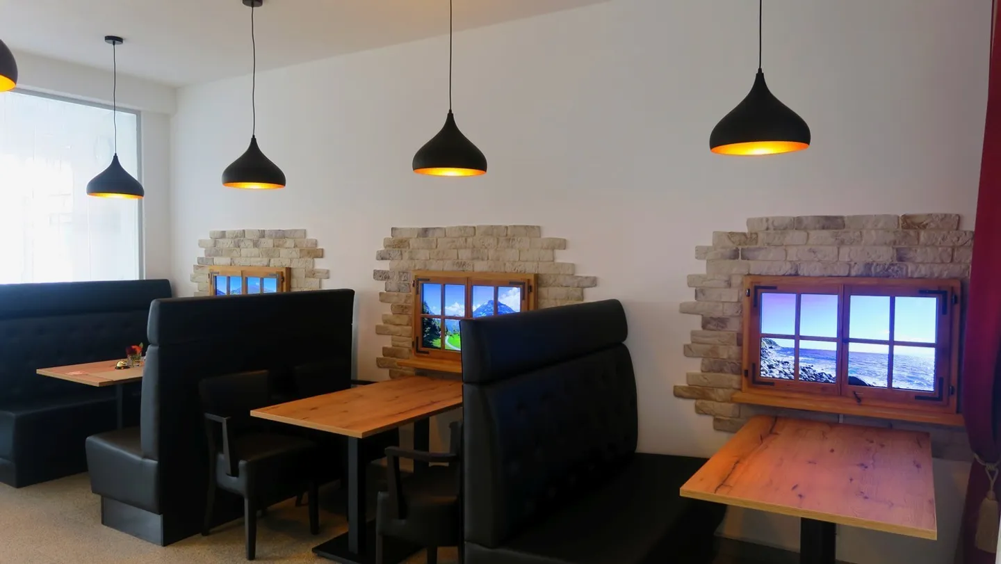 Caffè con negozio in vendita, completamente arredato - come nuovo, con stile e qualità. - Foto 3 di 13