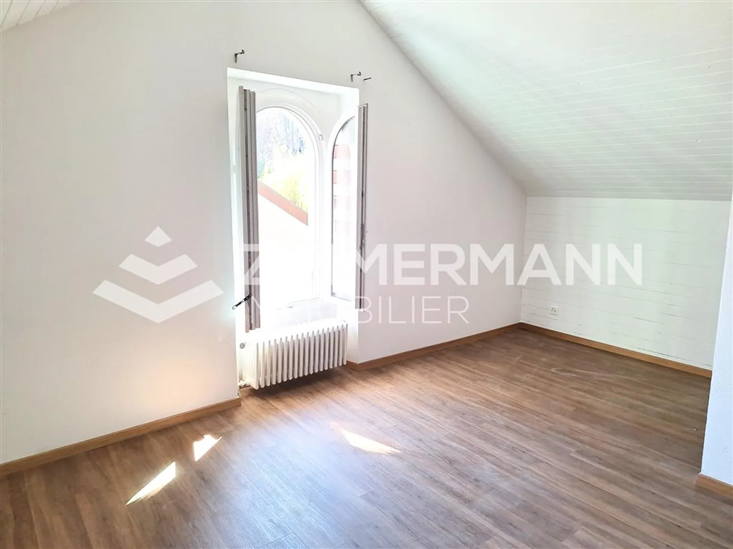 Studio mansardato ristrutturato - Foto 6 di 6