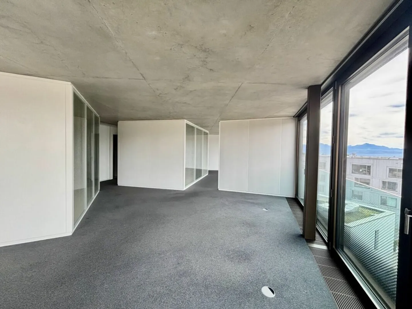 Vaud offices fitted out for immediate rent in Lausanne. - Photo 3 of 8