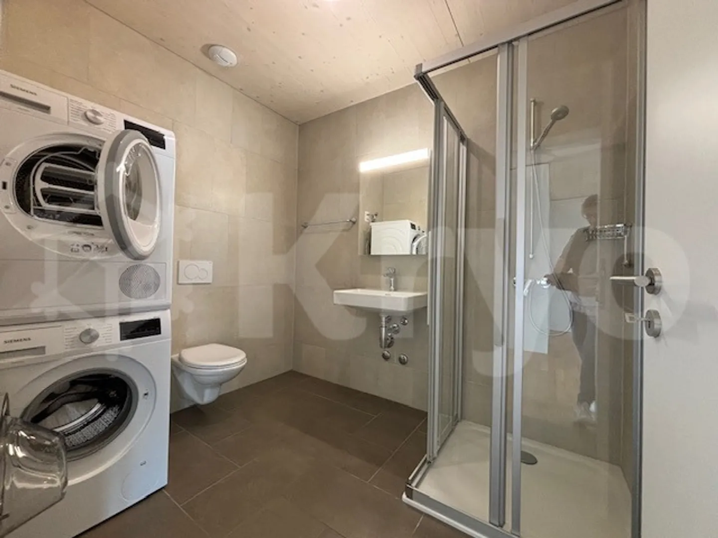 Delémont, wunderschöne Penthousewohnung mit 4,5 Zimmern im Stadtzentrum - B2.E4.SA3 - Foto 7 von 11