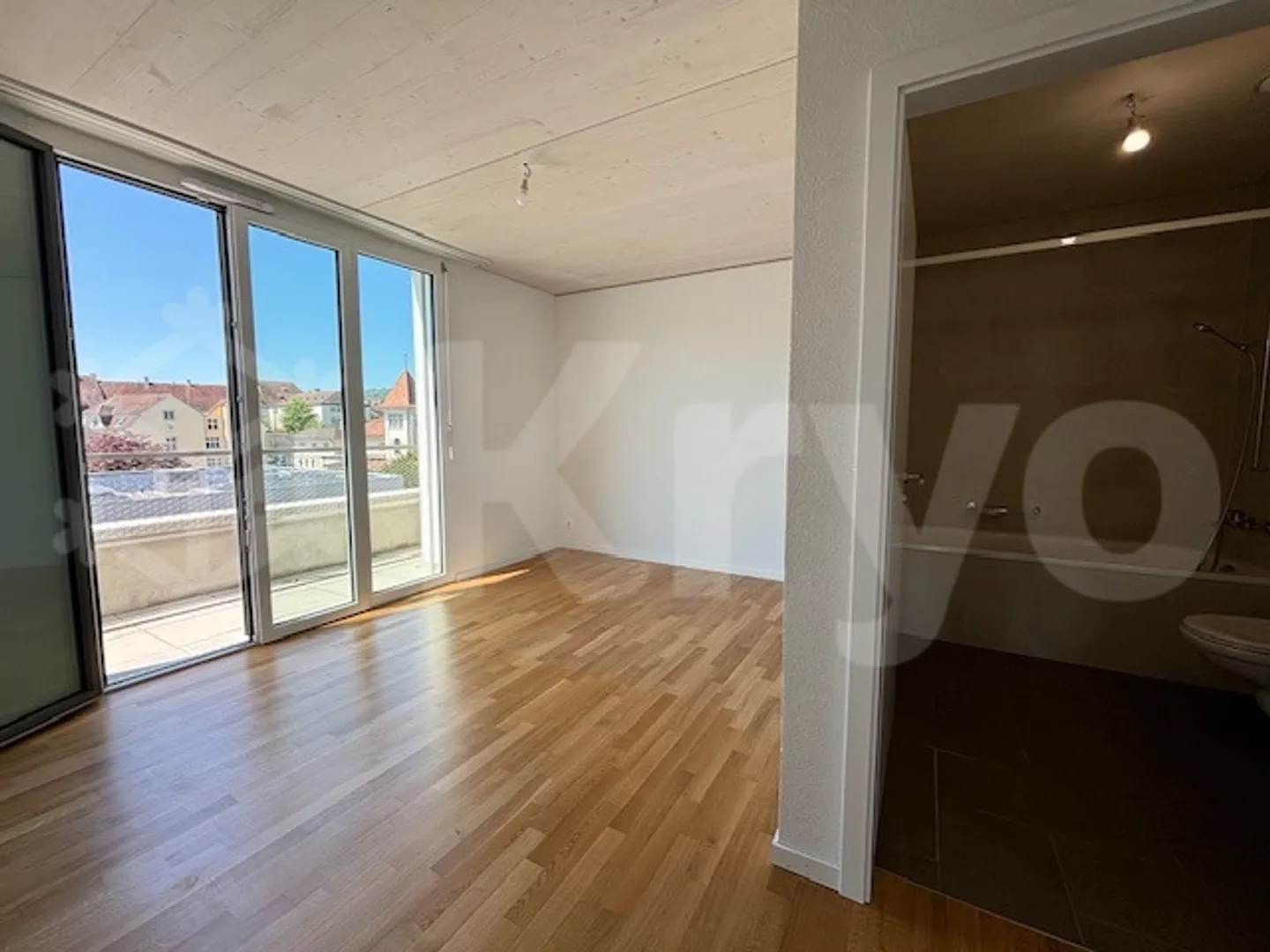 Delémont, wunderschöne Penthousewohnung mit 4,5 Zimmern im Stadtzentrum - B2.E4.SA3 - Foto 5 von 11