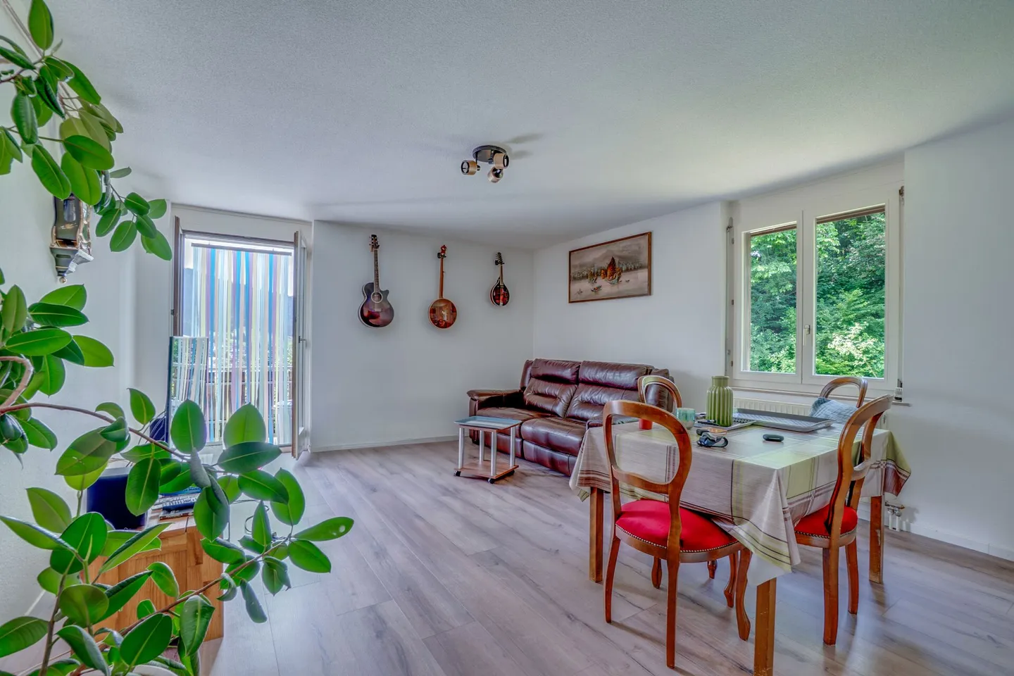 3 1/2 Zimmerwohnung, Hubel 77 - Foto 2 von 7