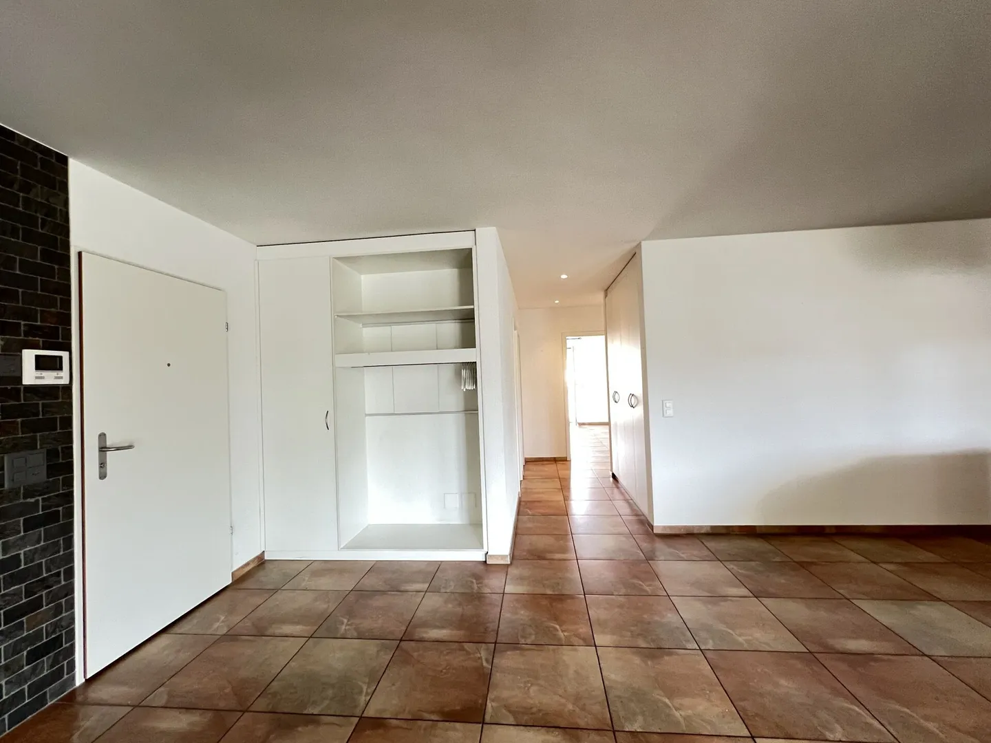 Top Offer! Living centrally in the city center of Lyss - Photo 6 of 23