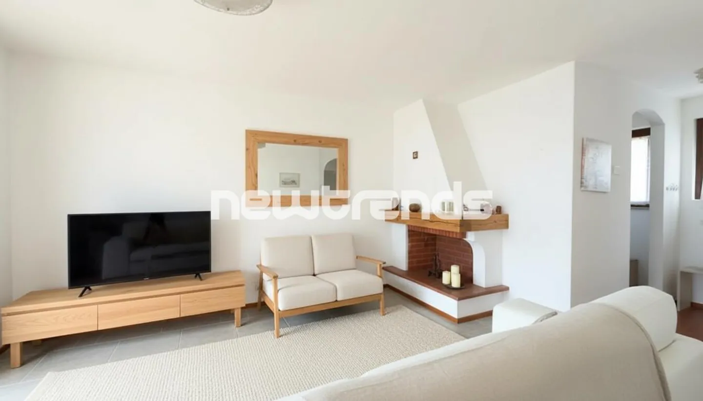 Villa con due unità abitative e vista panoramica ad Arogno - Foto 3 di 10
