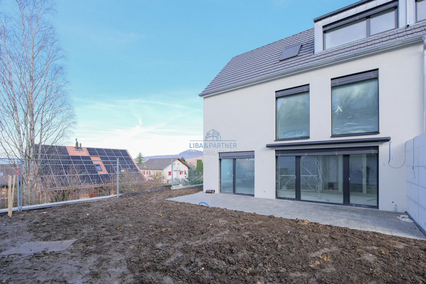 «Das letzte exklusive Neubauhaus voller Charme, Weite & Lebensqualität» - Foto 1 von 13