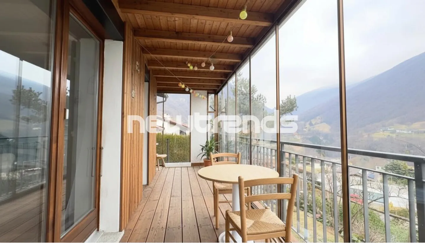 Villa con due unità abitative e vista panoramica ad Arogno - Foto 4 di 10