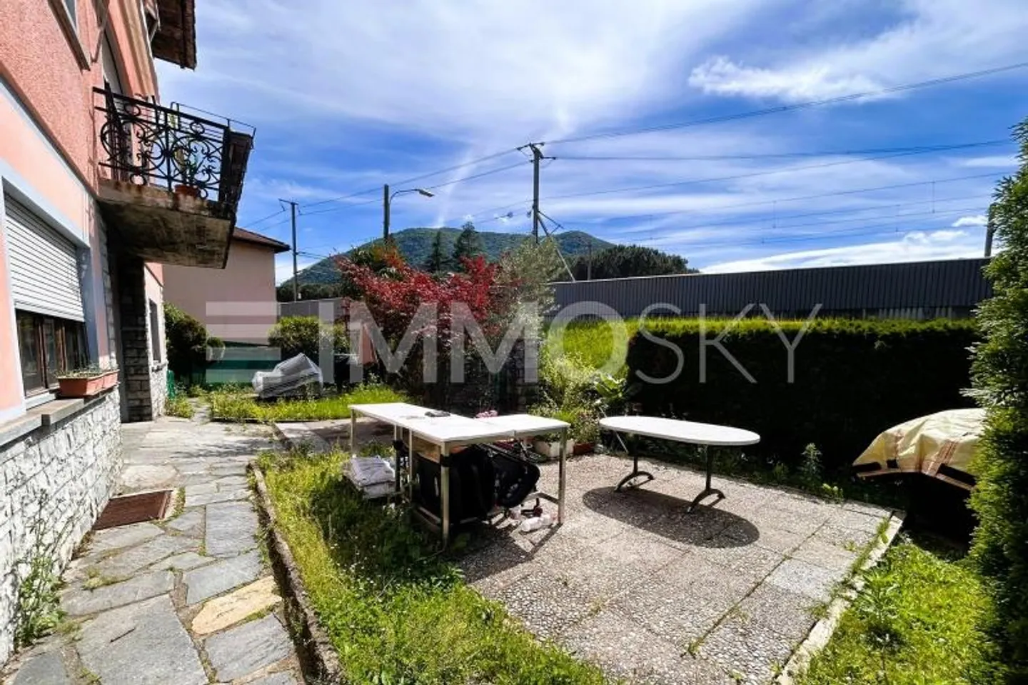 Charming Duplex with Lake View - Photo 6 of 6
