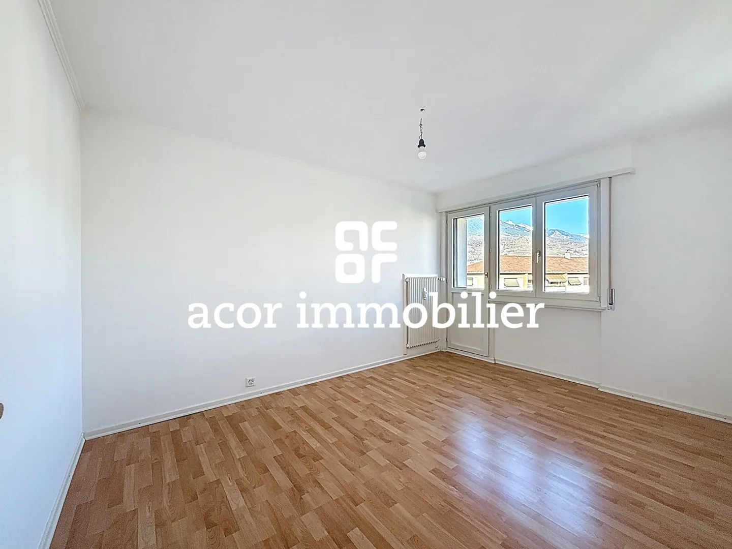 «Wunderschöne Wohnung mit 4,5 Zimmern und ungehindertem Blick auf die Berge» - Foto 3 von 6