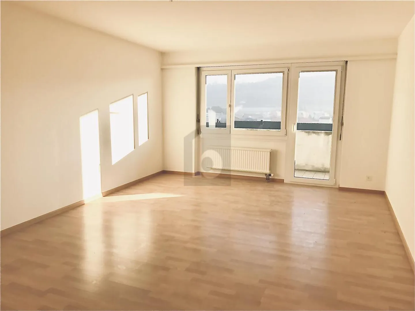 CENTRAL, SPACIOUS, WITH BALCONY - Photo 1 of 5