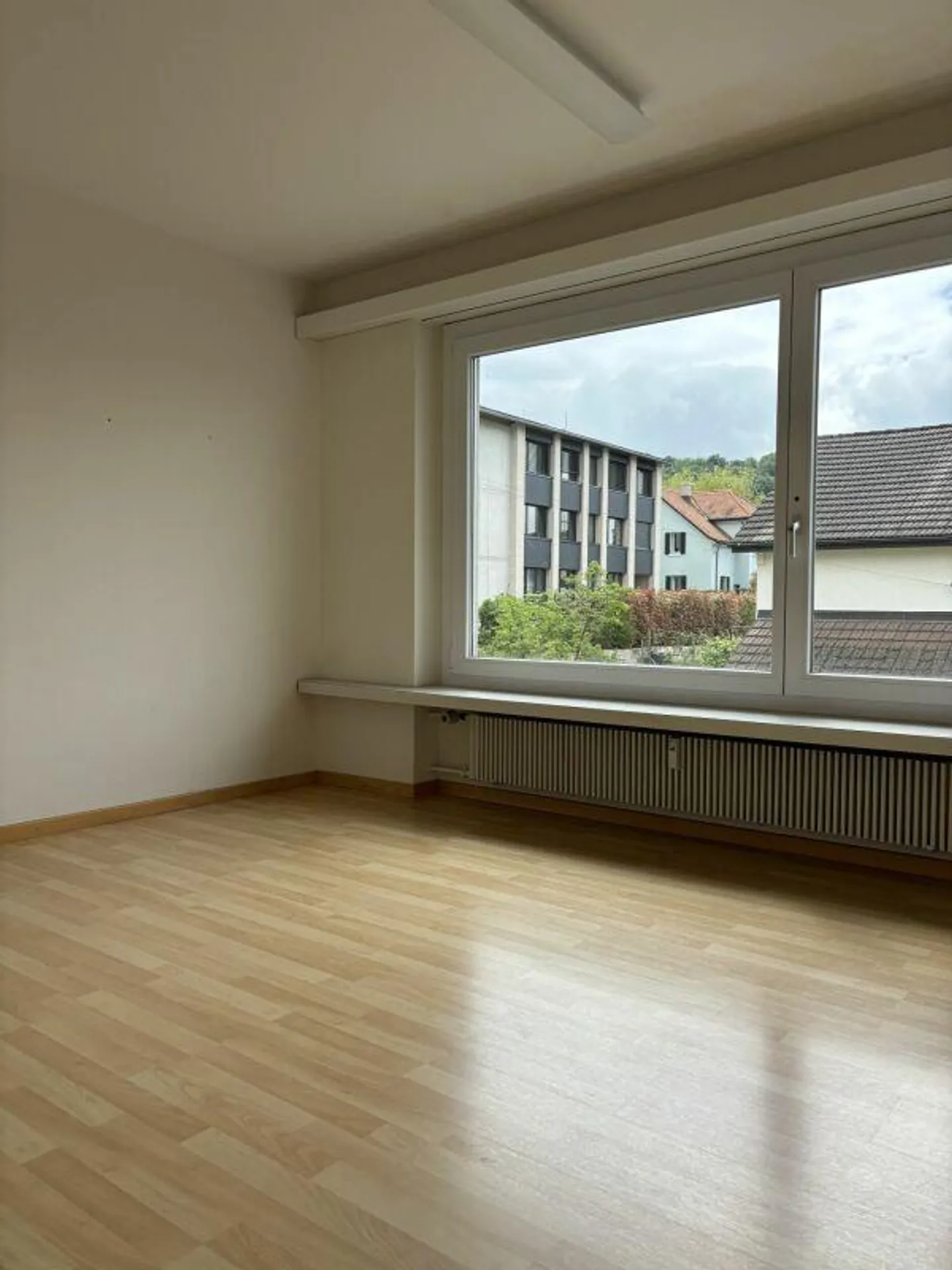 Helle Wohnung mit sonnigem Balkon - Foto 3 von 8