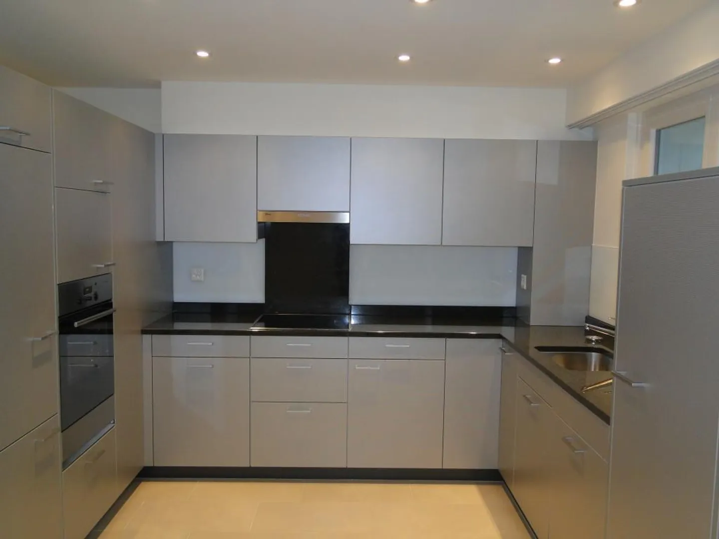 Bella appartamento di 4.5 stanze cerca nuovo inquilino! - Foto 3 di 8