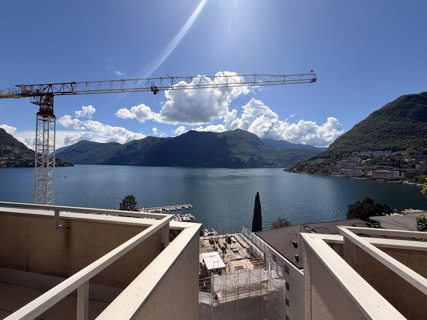 LUGANO - EXCLUSIVE PENTHOUSE WITH LAKE VIEW - SWIMMING POOL IN THE CENTRAL PARK RESIDENCE - Photo 12 of 15