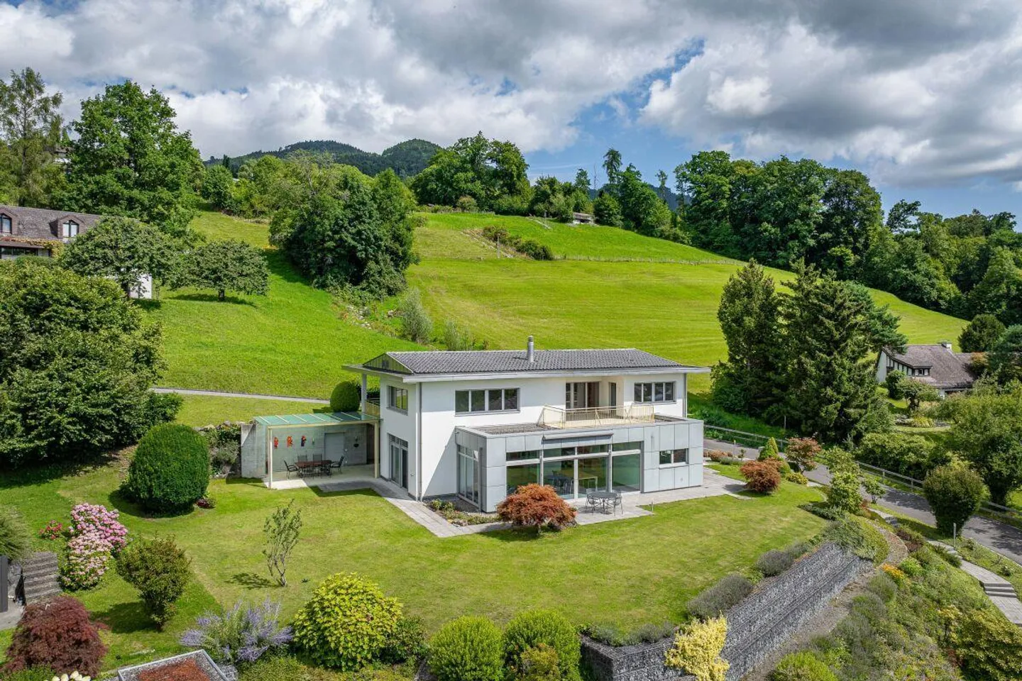 detached house - Photo 2 of 13