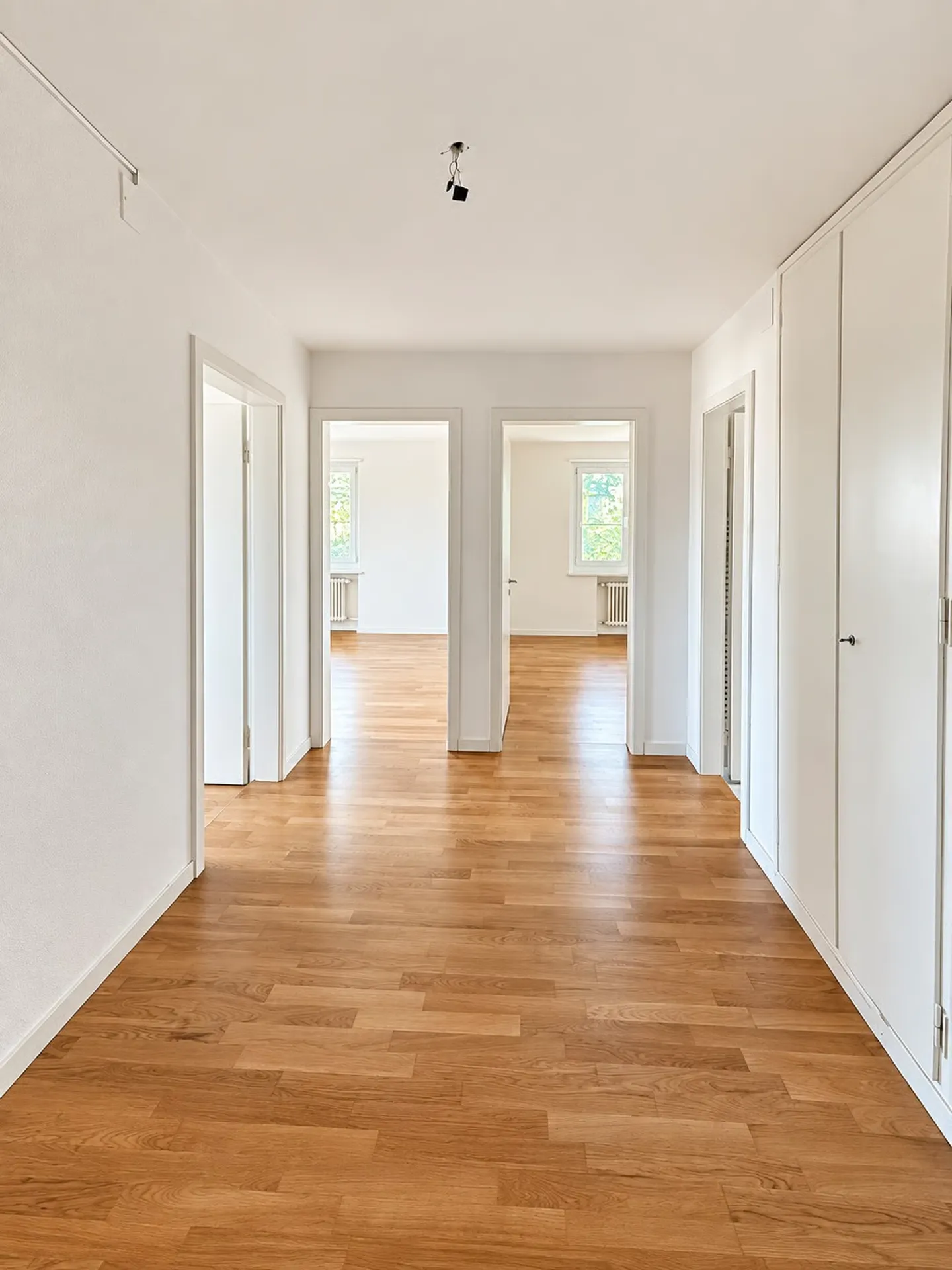 Your Home on the Gold Coast Attractive 4-Room Apartment in 8704 Herrliberg | Limited - Photo 4 of 9