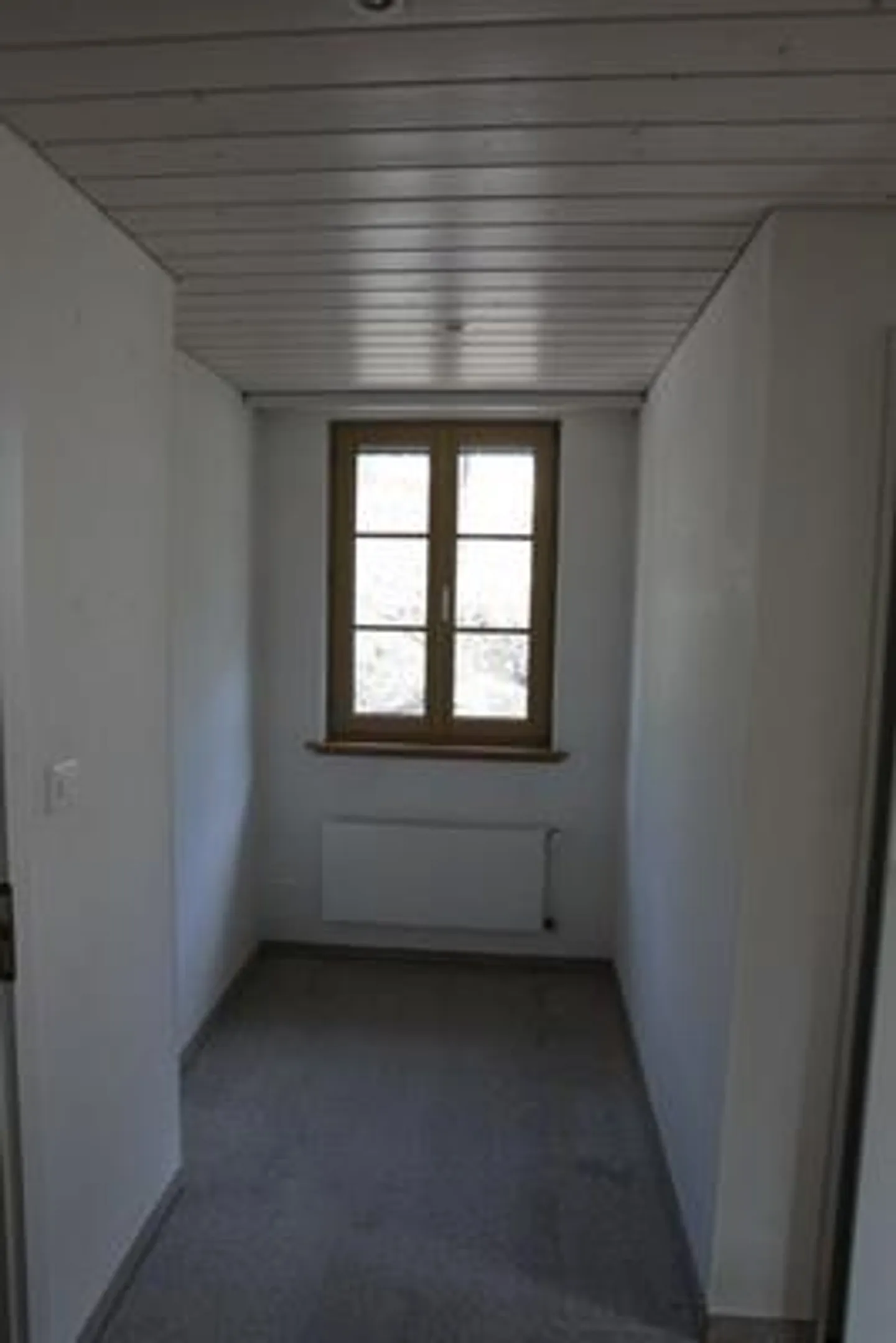 Romantic attic apartment with large, insulated attic - Photo 8 of 28