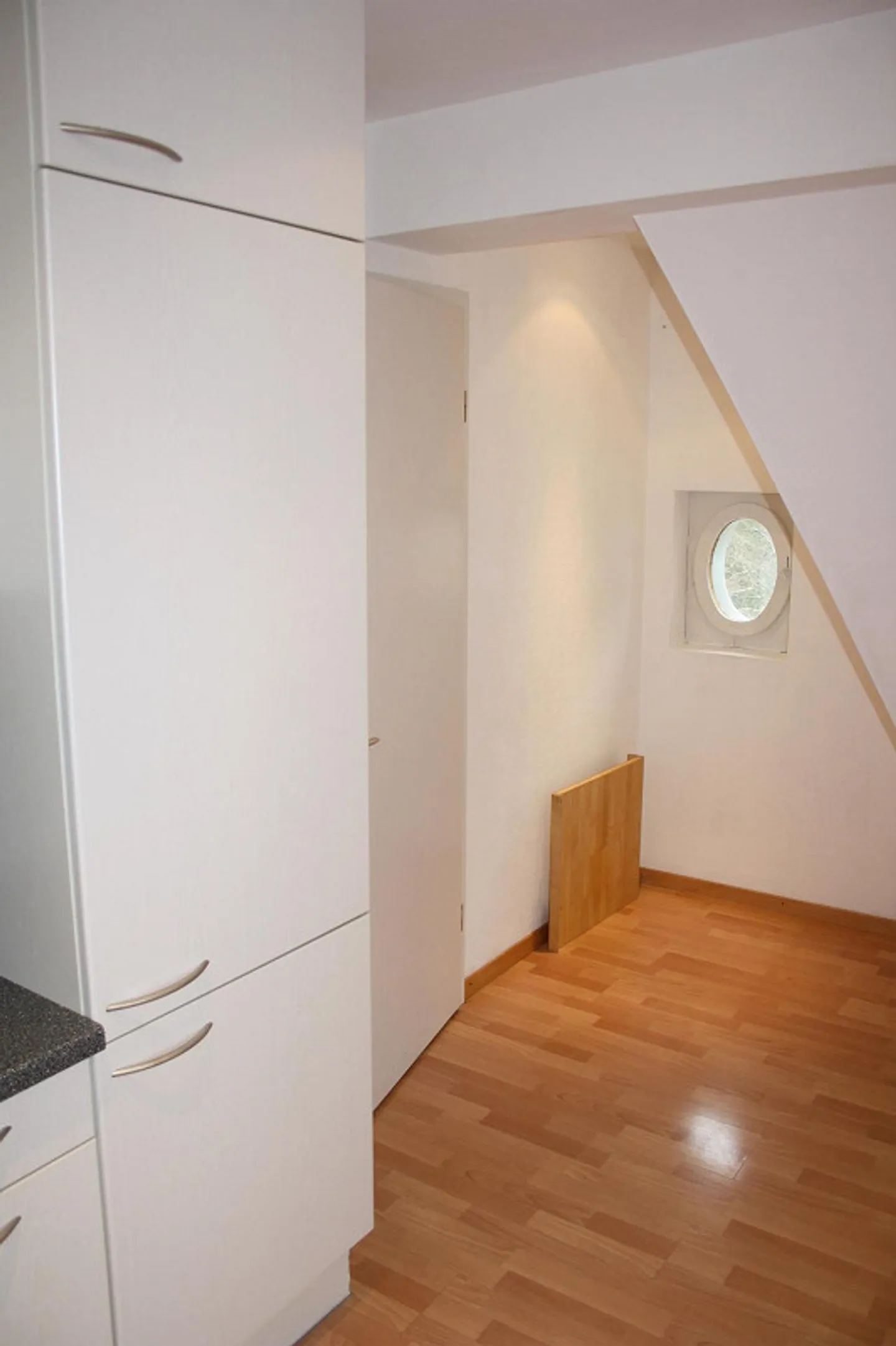 Romantic attic apartment with large, insulated attic - Photo 15 of 28