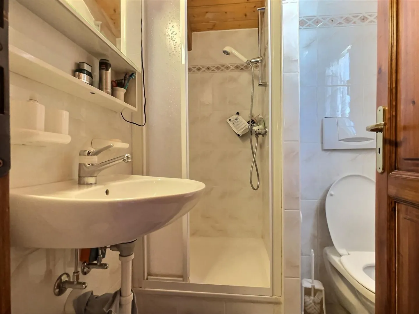 Mazot atypique et charmant avec 6,5 pièces - Photo 7 sur 13