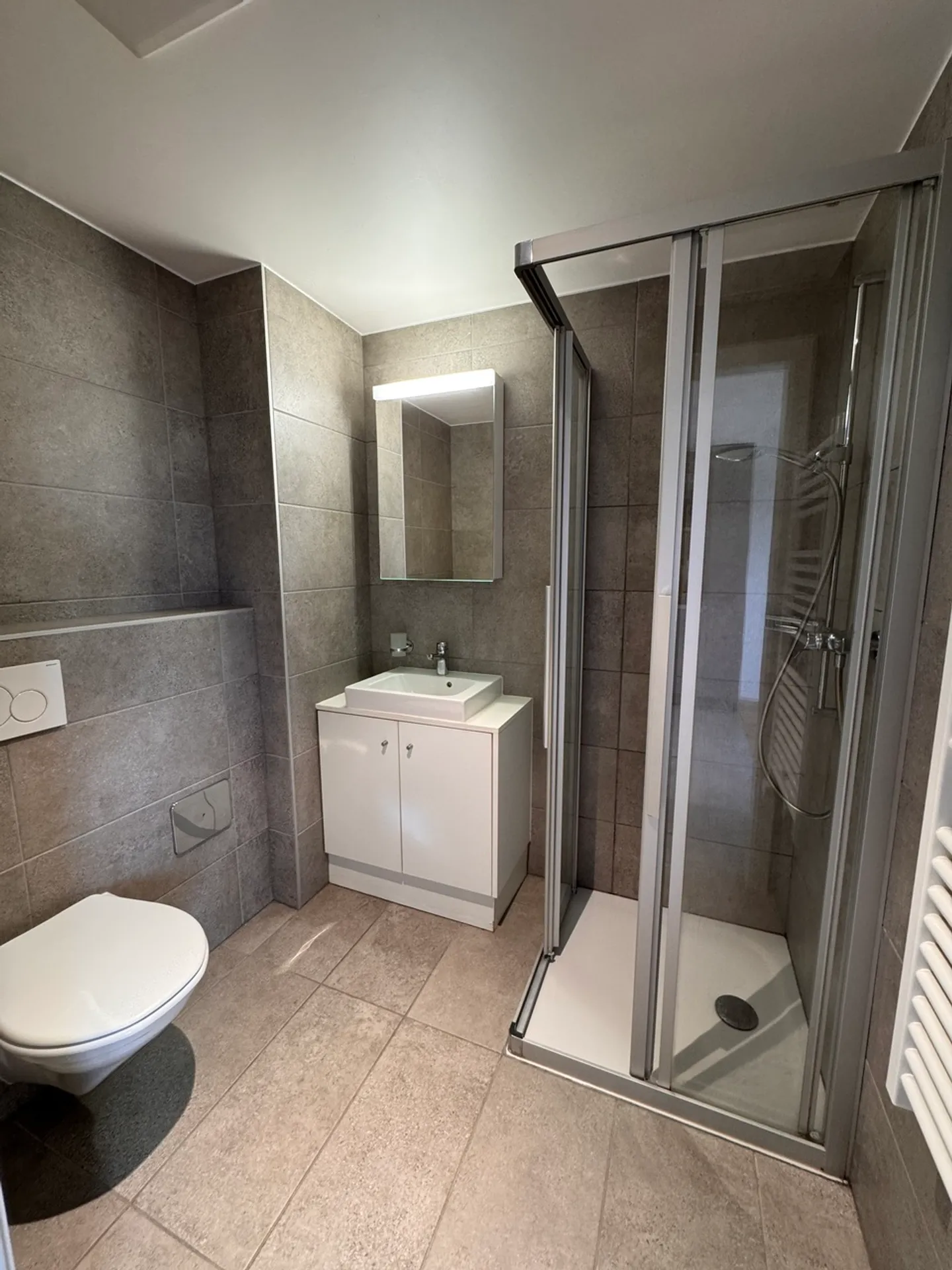 Cozy and bright studio close to all amenities - Photo 4 of 4