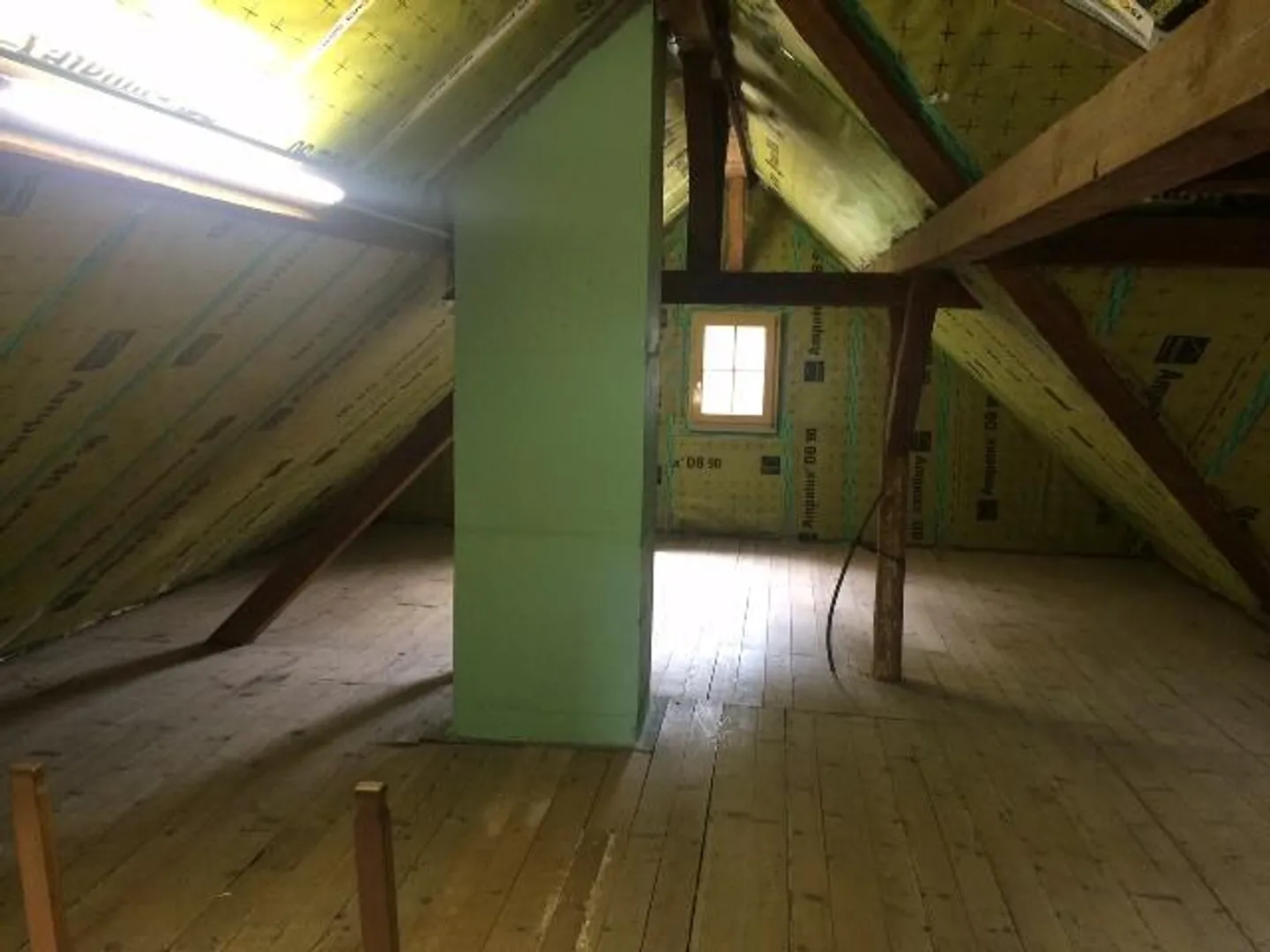 Romantic attic apartment with large, insulated attic - Photo 23 of 28