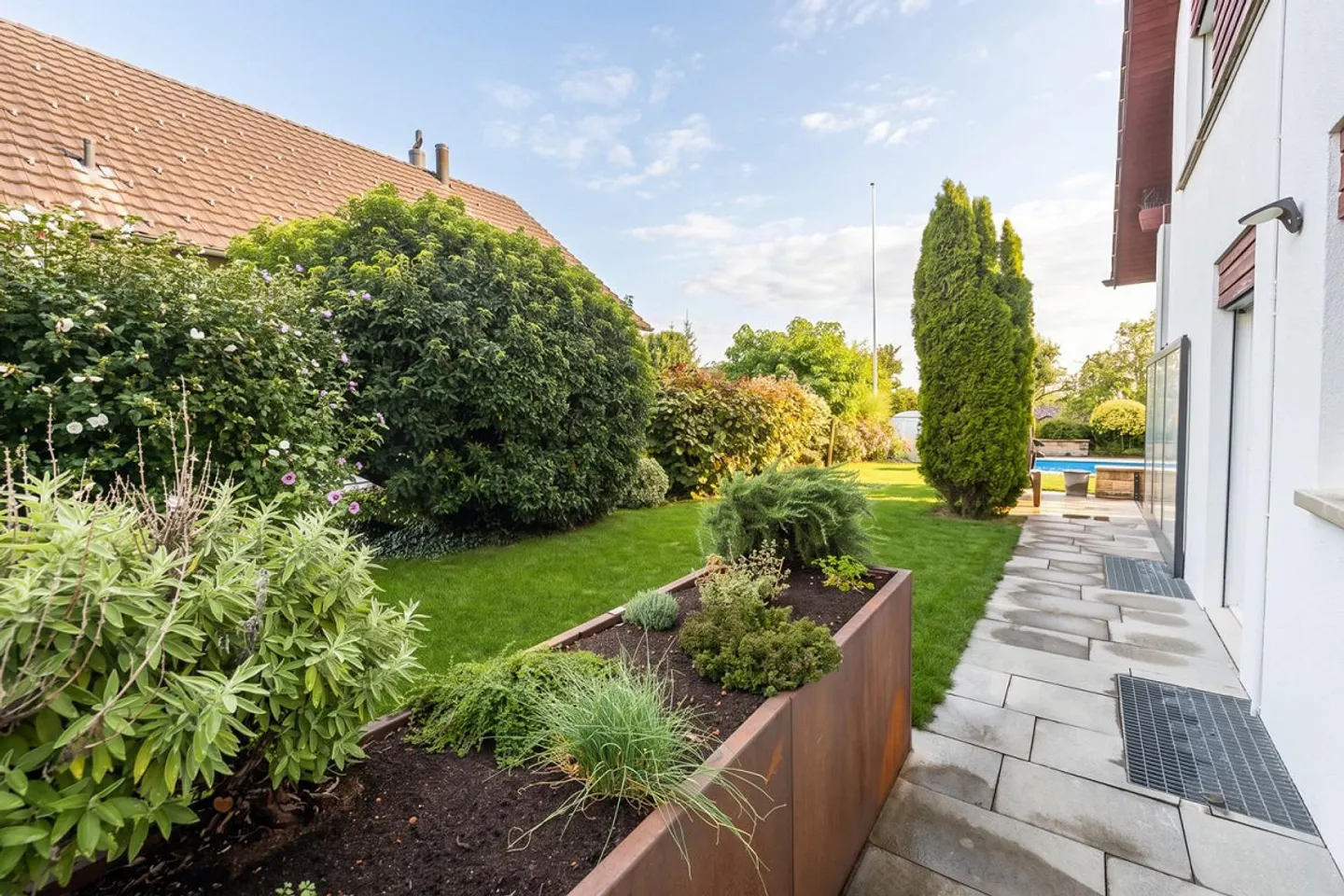 Family idyll with pool and garden - Photo 10 of 11