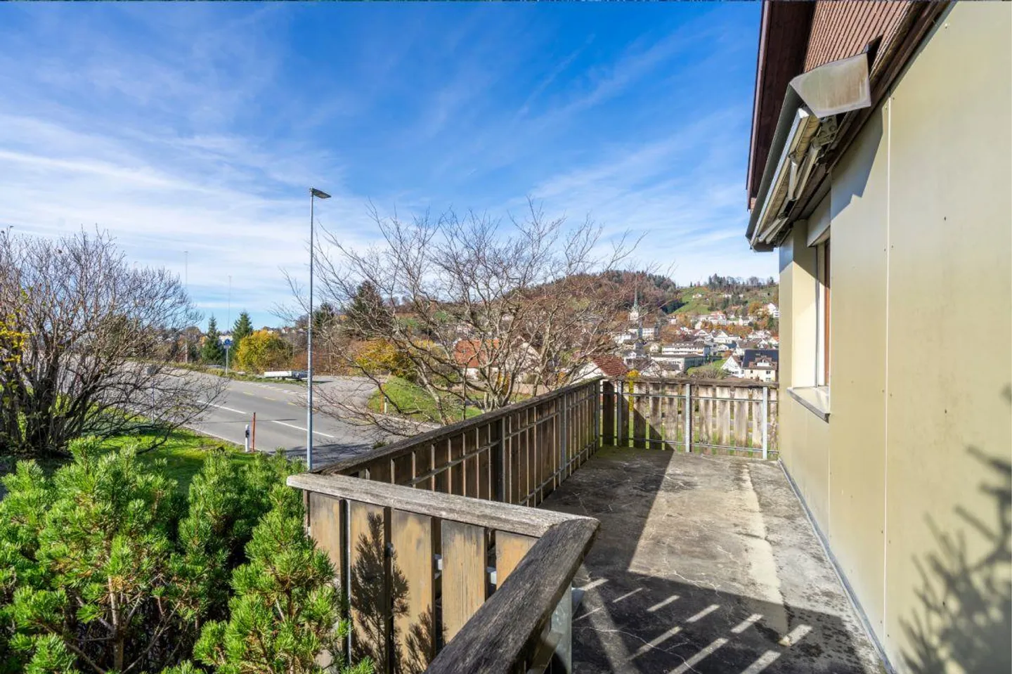 Terreno commerciale in posizione visibile con casa unifamiliare - Foto 5 di 11