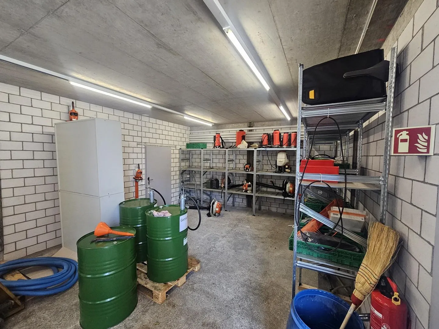 Versatile commercial property for immediate rent in Würenlos - Photo 10 of 13