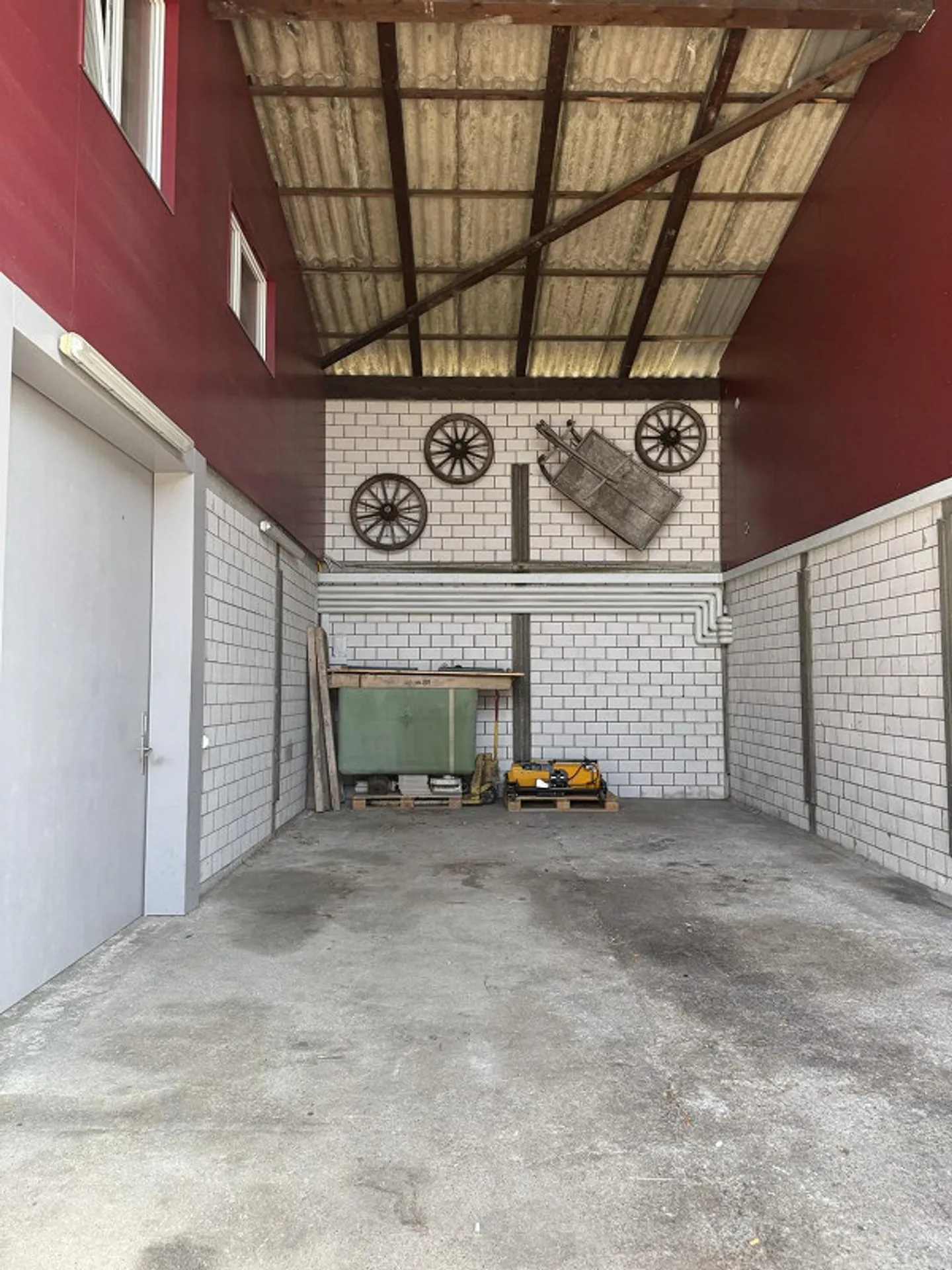 Versatile commercial property for immediate rent in Würenlos - Photo 11 of 13