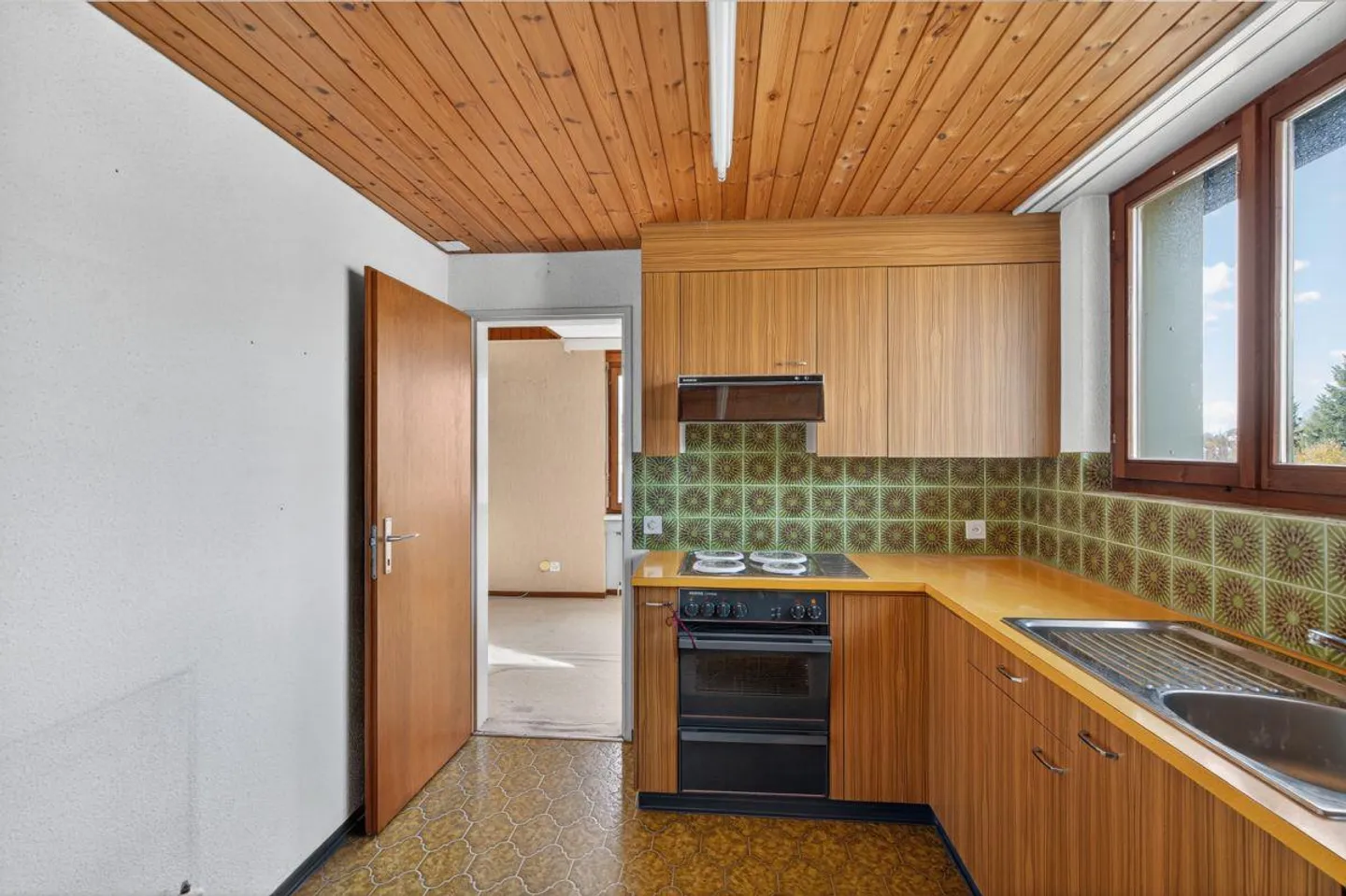 Terreno commerciale in posizione visibile con casa unifamiliare - Foto 8 di 11