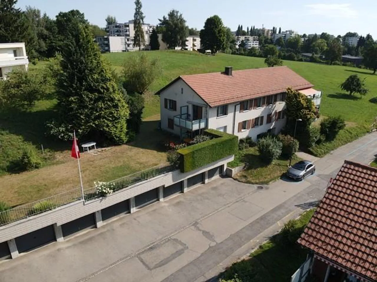 Appartamento di 5 stanze al piano terra con area giardino - Foto 1 di 9