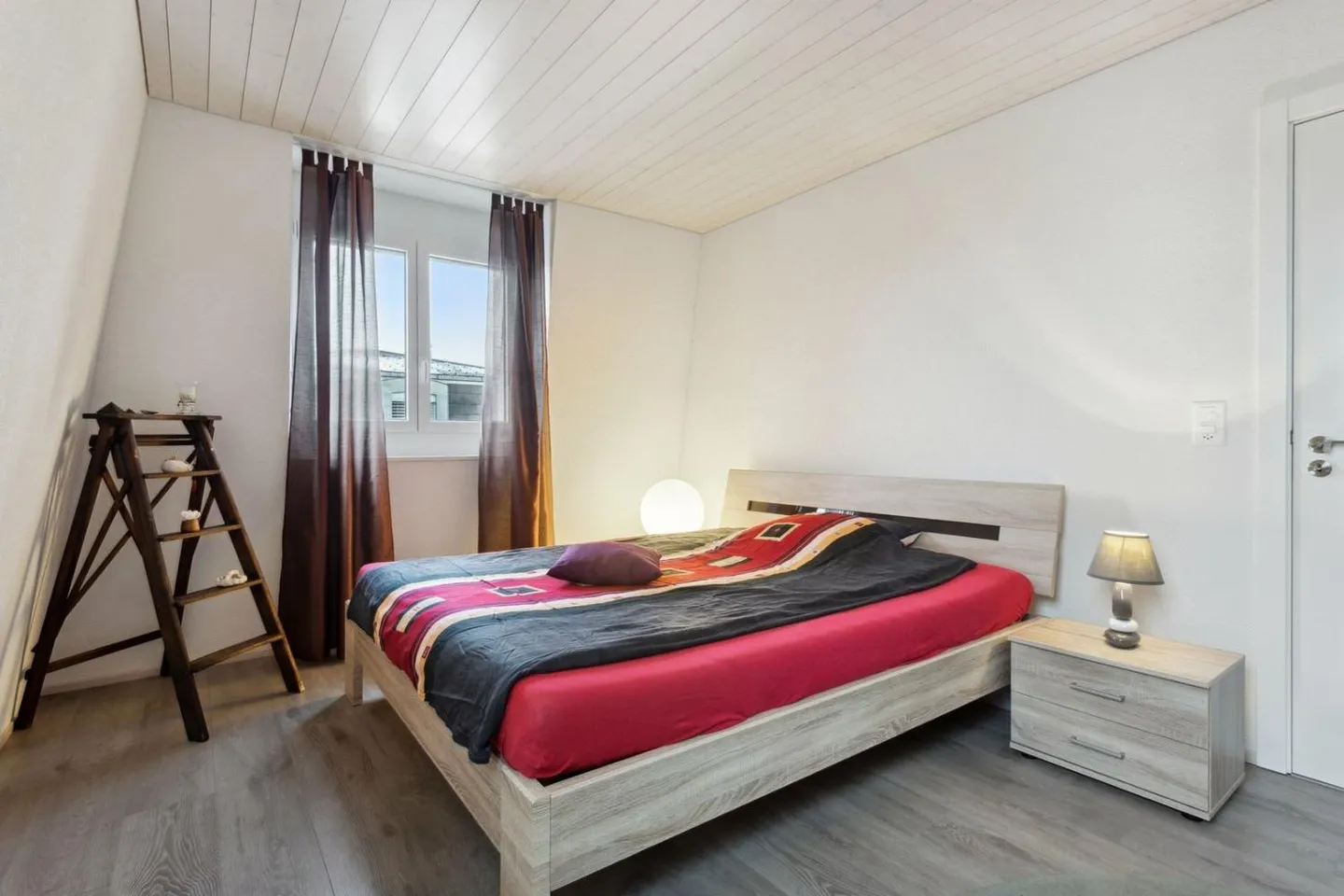 Extraordinary apartment with balcony and unobstructed view of the Alps - Photo 3 of 5
