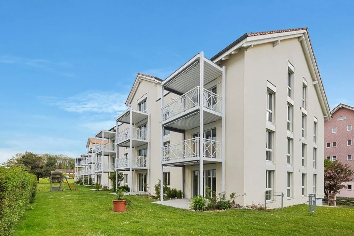 Appartamento familiare moderno con terrazza - Foto 1 di 9