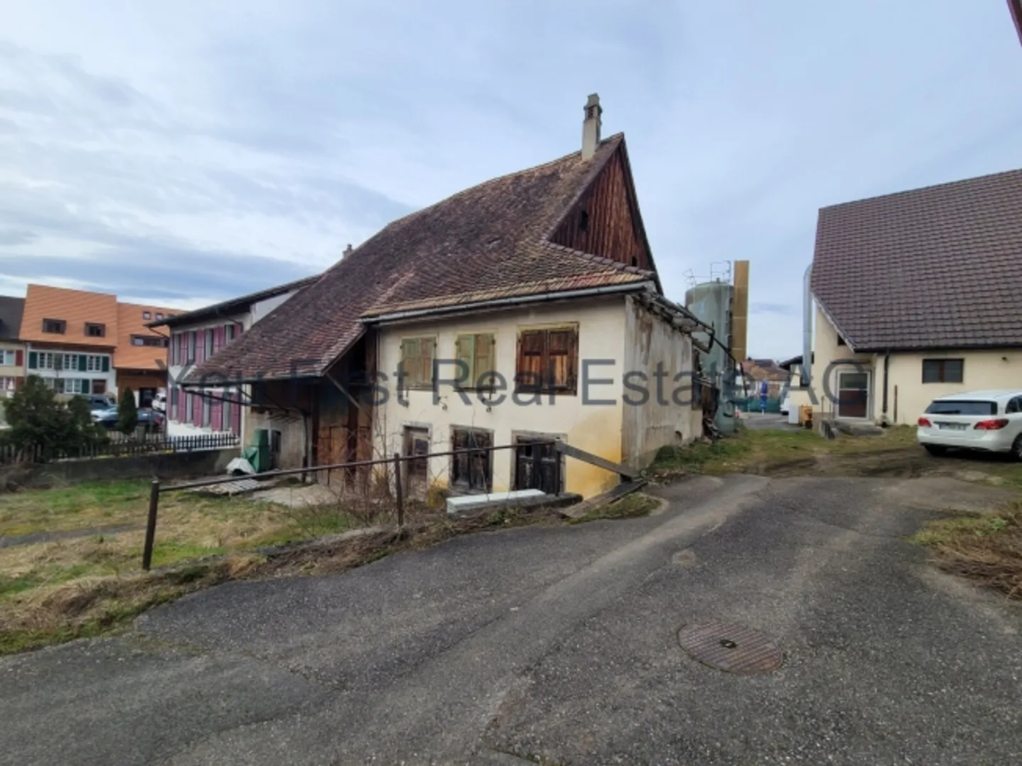 Residential building for sale - Photo 1 of 4