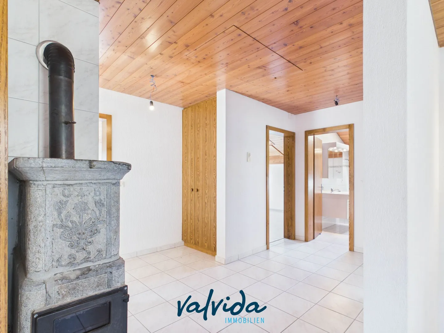 Casa bifamiliare adatta alle famiglie con potenziale di sviluppo a Staldenried - Foto 10 di 23