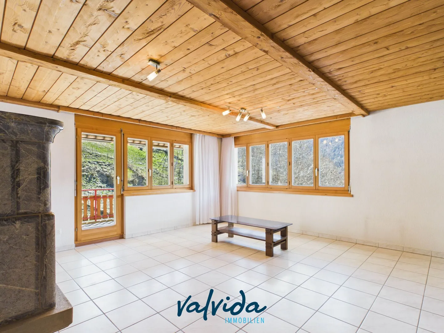 Casa bifamiliare adatta alle famiglie con potenziale di sviluppo a Staldenried - Foto 3 di 23