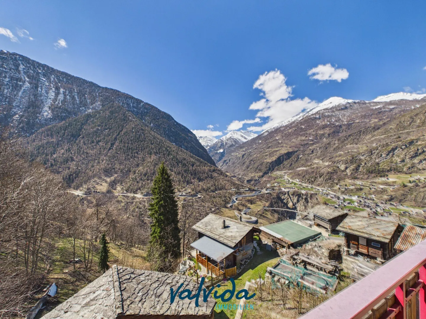 Casa bifamiliare adatta alle famiglie con potenziale di sviluppo a Staldenried - Foto 9 di 23