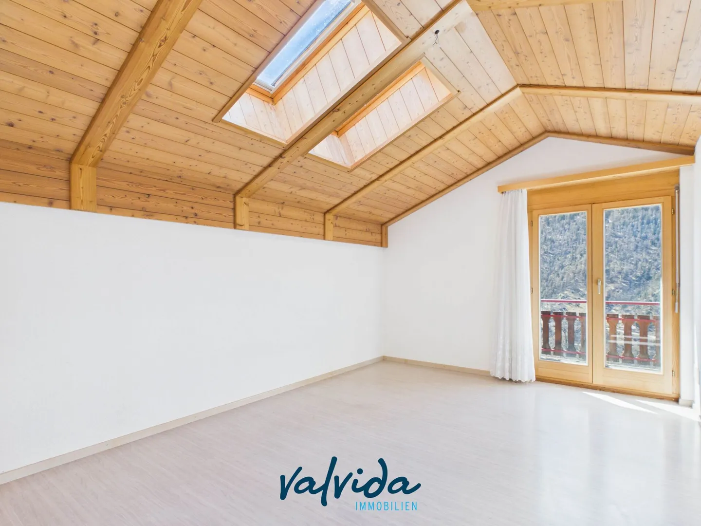 Casa bifamiliare adatta alle famiglie con potenziale di sviluppo a Staldenried - Foto 15 di 23