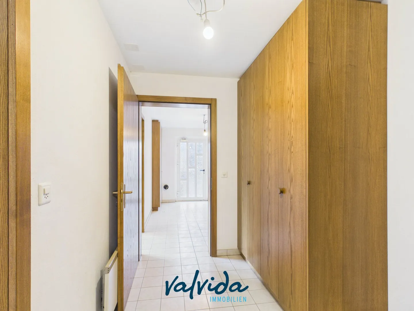 Casa bifamiliare adatta alle famiglie con potenziale di sviluppo a Staldenried - Foto 18 di 23