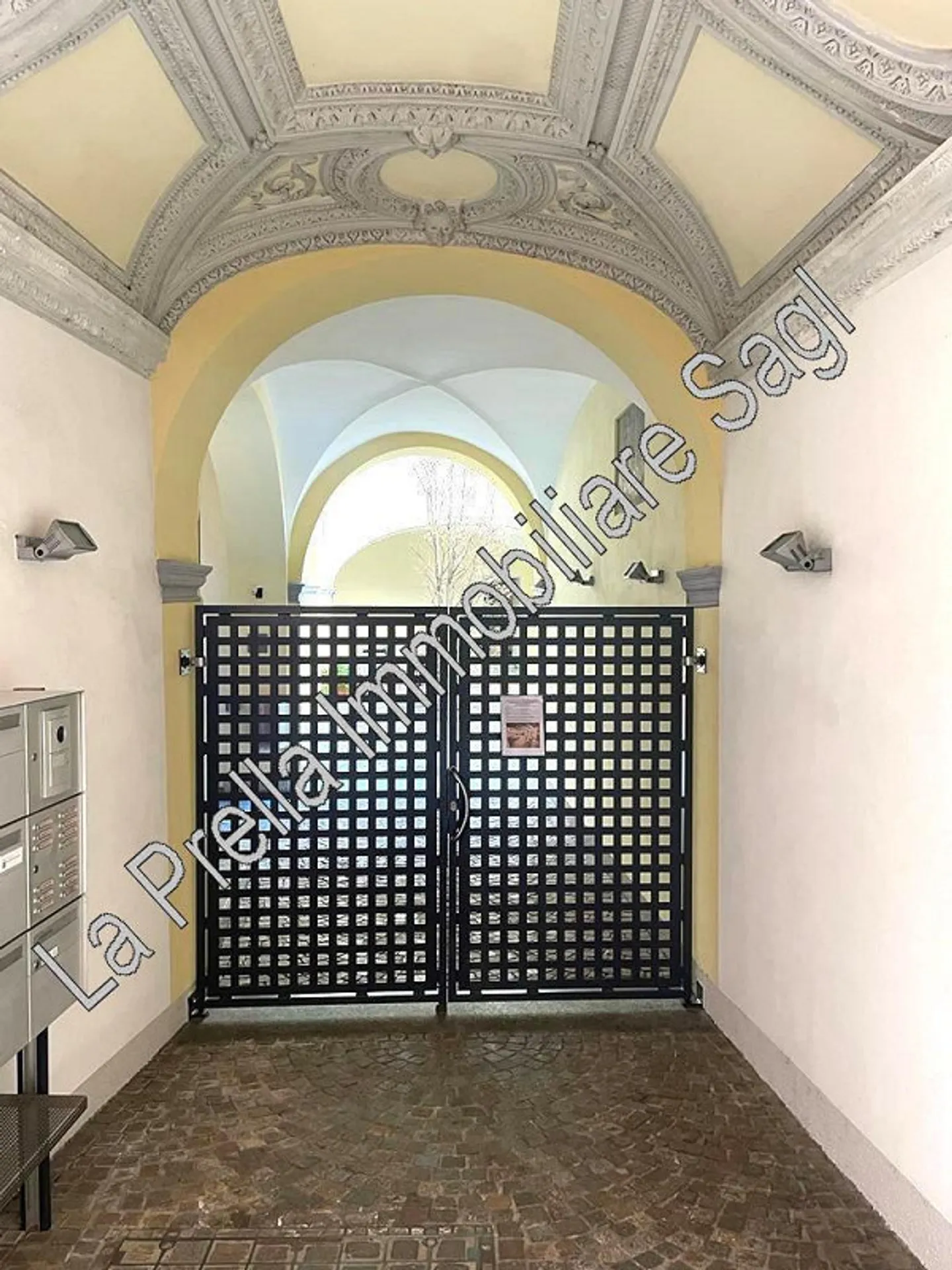 Charming 4.5 in the historic center of Mendrisio - Photo 2 of 13