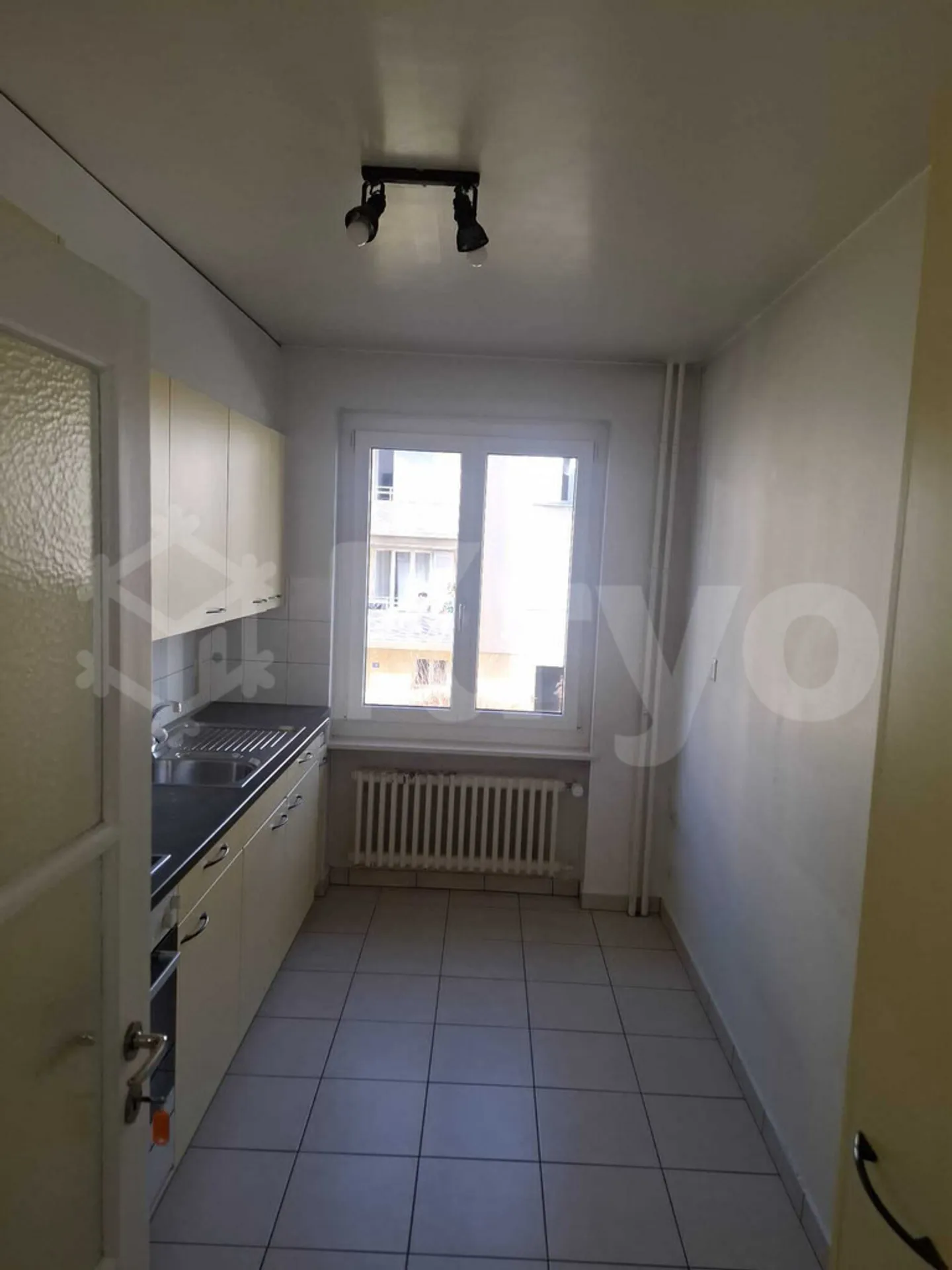 JOLI APPARTEMENT DE 3 PIECES 1ER ETAGE AVEC BALCON - Foto 2 von 12